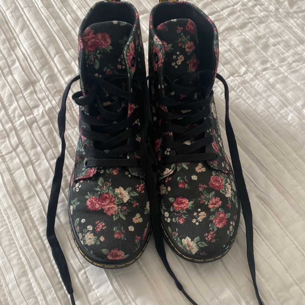 Dr. Martens hackney floral boots